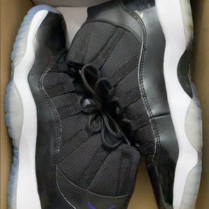 Jordan 11 size 5.5 GS. Worn once!
